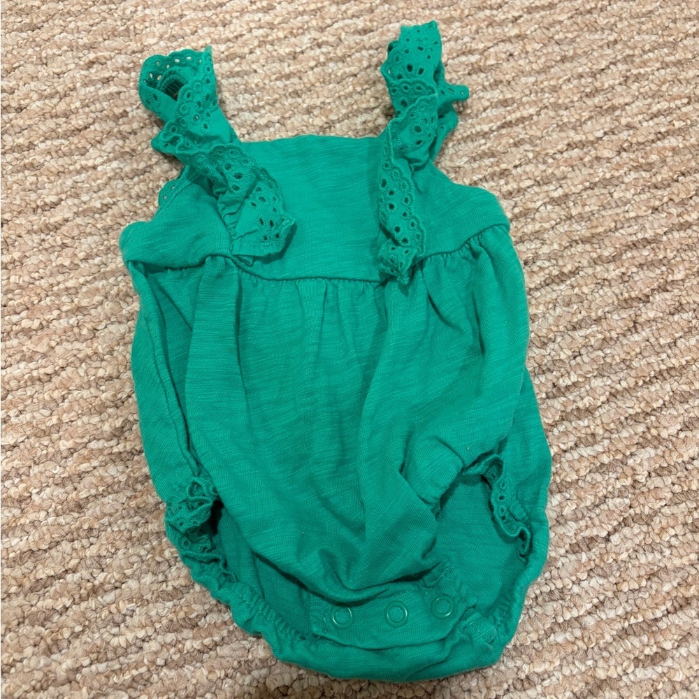 Carter’s Newborn Baby Girl Clothing Set of 4 Rompers and One Sleeveless Onesie - Picture 4 of 13